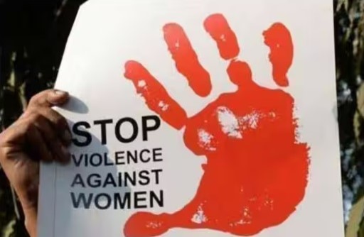 Bihar news: पूर्णिया में यौन शोषण के डर से महिला ने चलती बस की खिड़की से छलांग लगा दी, हालत गंभीर