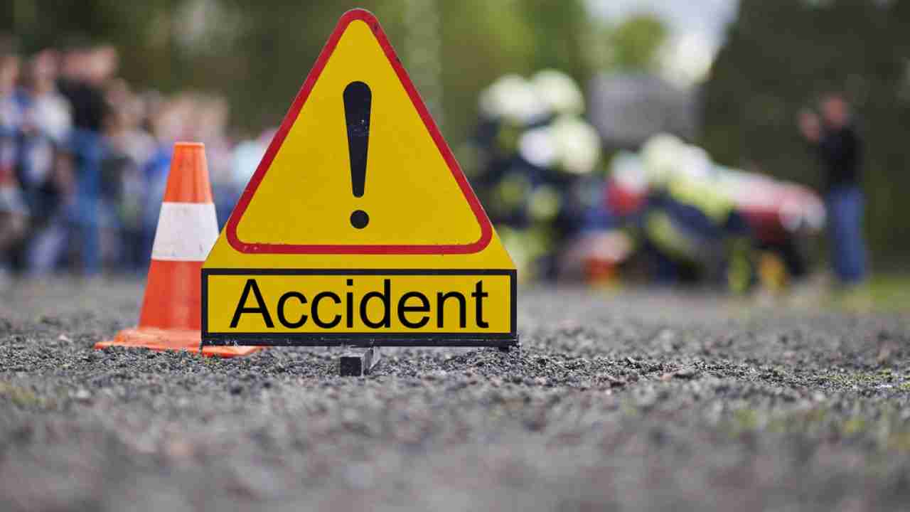 Punjab News: बटाला में कार-ट्रक की टक्कर में एक ही परिवार के 5 लोगों की मौत, शादी से लौटते वक्त हुआ हादसा