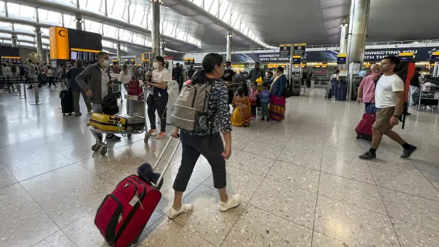 महिला ने Bengaluru Airport पर लगाया कपड़े उतरवाने का आरोप, सुरक्षा जांच के दौरान उतरवाई शर्ट