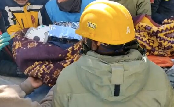 भारतीय NDRF ने भूकंप प्रभावित तुर्की में मलबे में दबी 6 साल की लड़की को बचाया – देखें वीडियो