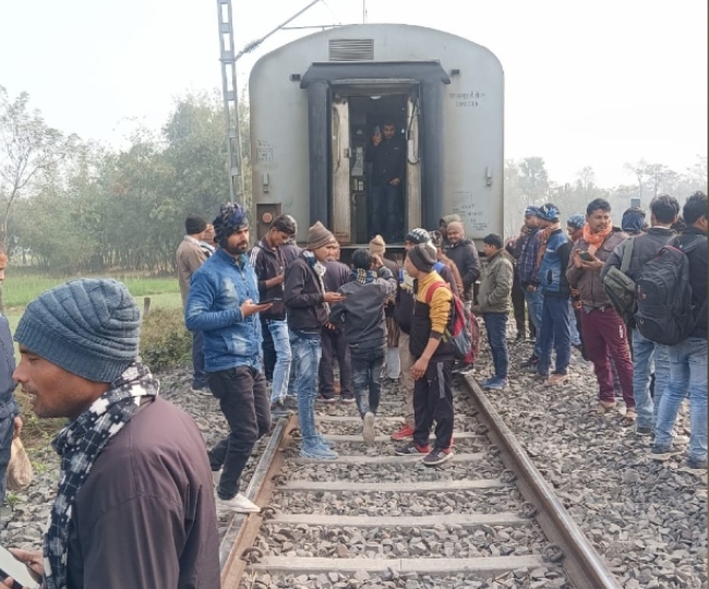 बिहार में बड़ा रेल हादसा टला, सत्याग्रह एक्सप्रेस की 18 बोगियां बिना इंजन पटरी पर दौड़ी,यात्रियों ने किया हंगामा