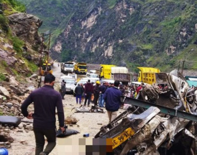जम्मू-कश्मीरः किश्तवाड़ में श्रमिकों से भरी ऑटो खाई में गिरी, सात की मौत