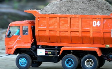 भोपाल में रेत रॉयल्टी बढ़ाए जाने से ट्रक संचालक नाराज़