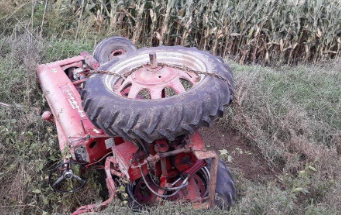 बिजनौर: खेत जोतते समय झपकी आने से ट्रैक्टर से गिरा किसान, मौत