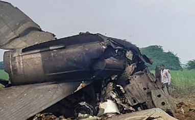 राजस्थान के हनुमानगढ़ में लड़ाकू मिग-21 विमान रिहायशी इलाके में गिरा , चार लोगों की मौत , दोनों पायलट सुरक्षित