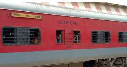 बिहारः मालदा-किऊल इंटरसिटी की बोगी से धुआं निकलने पर हड़कंप, 18 मिनट तक रुकी रही ट्रेन