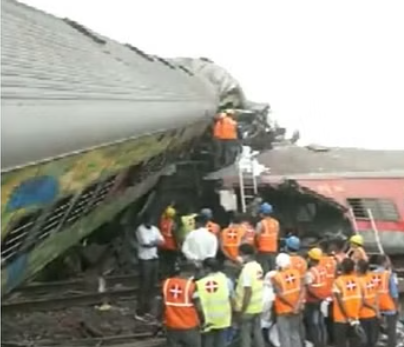 ओडिशाः ट्रेन दुर्घटना स्थल पर पहुंचें पीएम मोदी, लिया जायजा, मृतकों की संख्या 280 हुई
