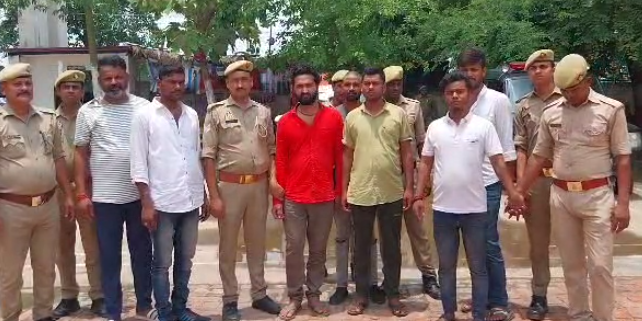 यूपीः भदोही में 7 गांजा तस्कर गिरफ्तार, 102 किलो गांजा बरामद