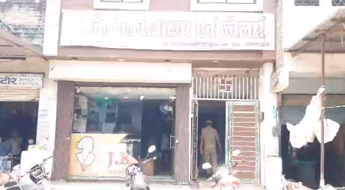 ललितपुरः व्यापारी से 15 लाख रुपए की मांगी रंगदारी, खुद को बताया लॉरेंस बिश्नोई का गुर्गा, न देने पर परिणाम भुगतने की धमकी  