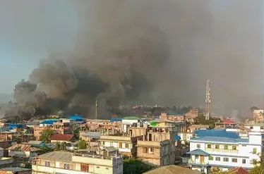 मणिपुर में नहीं थम रही हिंसा, उपद्रवियों ने 15 घरों को किया आग के हवाले