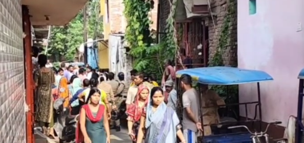 उत्तराखंडः रुद्रपुर में पति-पत्नी की गला रेत कर हत्या, मां गंभीर रूप से घायल  