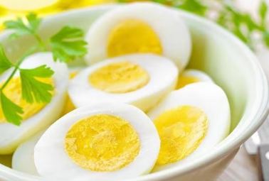 अंडे के साथ इन खाने को ना खाएं वर्ना…