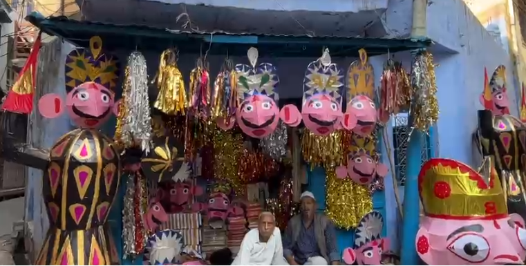 गंगा-जमुनी तहजीबः पांच पीढ़ियों से रावण व कुंभकरण के पुतले बना रहा है मेरठ का एक मुस्लिम परिवार