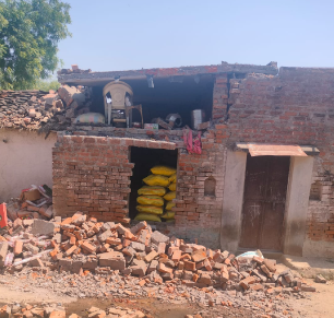 यूपीः हमीरपुर में पटाखा फैक्ट्री में विस्फोट, छत उड़ी, कई घायल