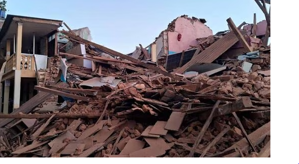 प्राकृतिक आपदाः भूकंप से दहल उठा नेपाल, 150 की मौत, सैकड़ों इमारतें जमींदोज  