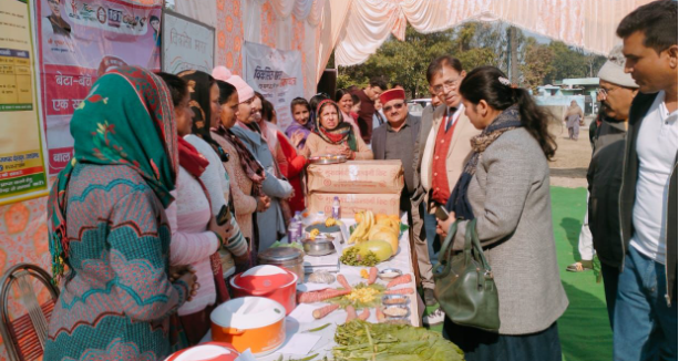 उत्तराखंड में विकसित भारत संकल्प यात्राः लाभार्थियों को दिए गए मुख्यमंत्री महालक्ष्मी किट
