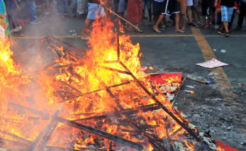 protest by burning effigy