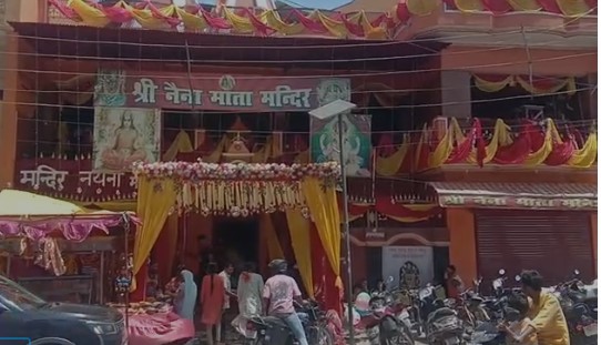 devotees flocked to visit temples
