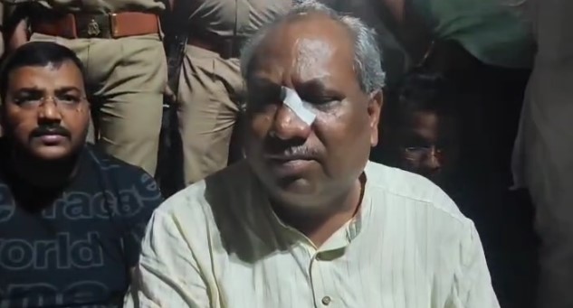 प्रदेश सरकार के कैबिनेट मंत्री पर जानलेवा हमला, गए थे शादी समारोह में, कार्रवाई को लेकर धरने पर बैठे पार्टी के सांसद व विधायक