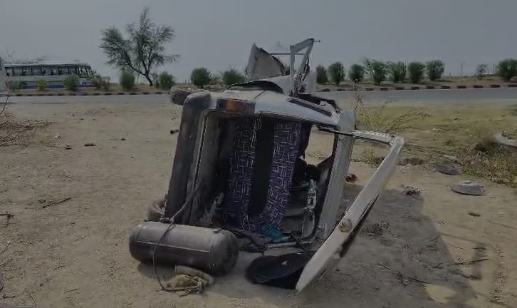 कार और रोडवेज बस में टक्कर: जयपुर-कोटा नेशनल हाईवे पर हुआ हादसा,तीन की मौत