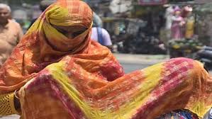 Fatehpur : गर्मी के कारण यात्रियों की हालत बिगड़ी, ट्रामा सेंटर कराया गया भर्ती