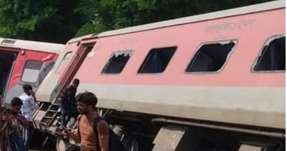 UP में बड़ा रेल हादसाः गोंडा में चंडीगढ़-डिब्रूगढ़ एक्सप्रेस के 14 डिब्बे पटरी से उतरे, चार की मौत, 17 यात्री घायल