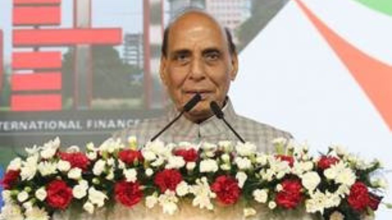 विकसित भारत की यात्रा में क्षेत्रीय उद्योगों की अहम भूमिका : रक्षा मंत्री राजनाथ सिंह