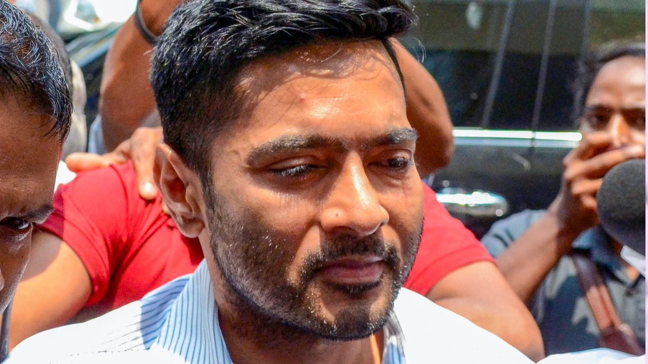 कोलकाता हाईकोर्ट ने अभिषेक बनर्जी के फरार सहयोगी सुमित रॉय की अग्रिम जमानत याचिका की खारिज