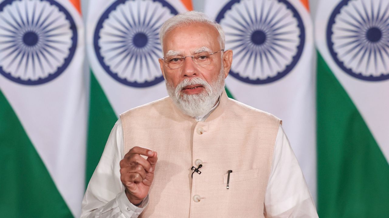 प्रधानमंत्री नरेंद्र मोदी ने हजरत इमाम हुसैन की शहादत को किया नमन