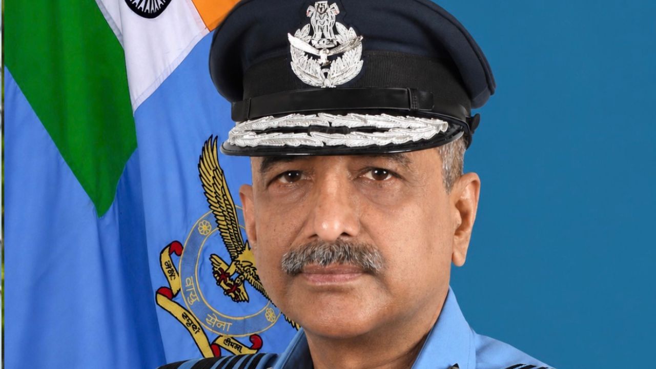 वायुसेना के नए वाइस चीफ एयर मार्शल आशुतोष दीक्षित ने संभाला कार्यभार