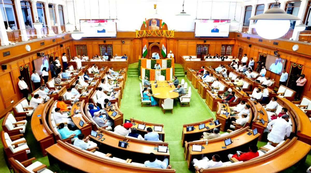दिल्ली विधानसभा में 7 अगस्त से सियासी हलचल, CAG की रिपोर्टों के साथ तीन बड़े विधेयकों पर होगी चर्चा