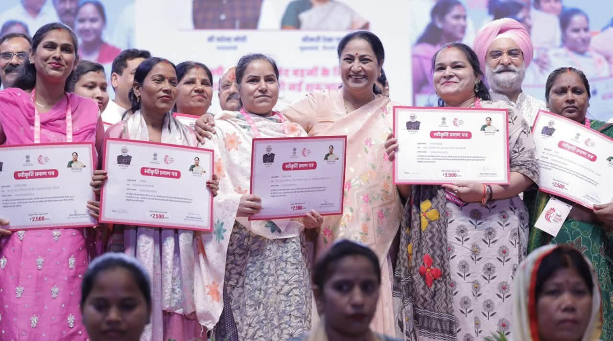 Delhi Lakshmi Yojana : 2,500 महिलाओं को मिला स्वीकृति पत्र, 1 सितंबर से हर महीने मिलेंगे ₹2,500