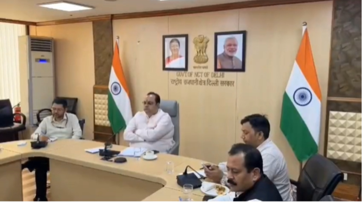 दिल्ली में H1N1 और डेंगू को लेकर अलर्ट, स्वास्थ्य मंत्री पंकज सिंह ने की अस्पतालों की तैयारियों की समीक्षा