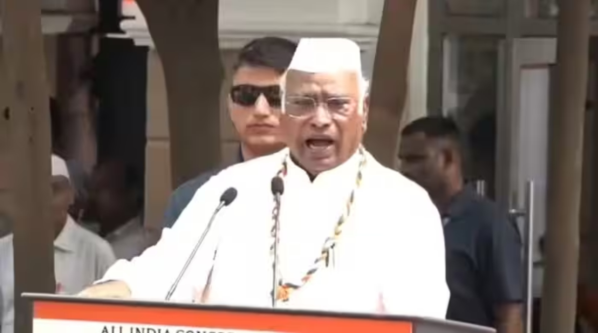 पिछले एक दशक में लोकतांत्रिक संस्थाओं को चुनौतियों का सामना करना पड़ा है : मल्लिकार्जुन खरगे