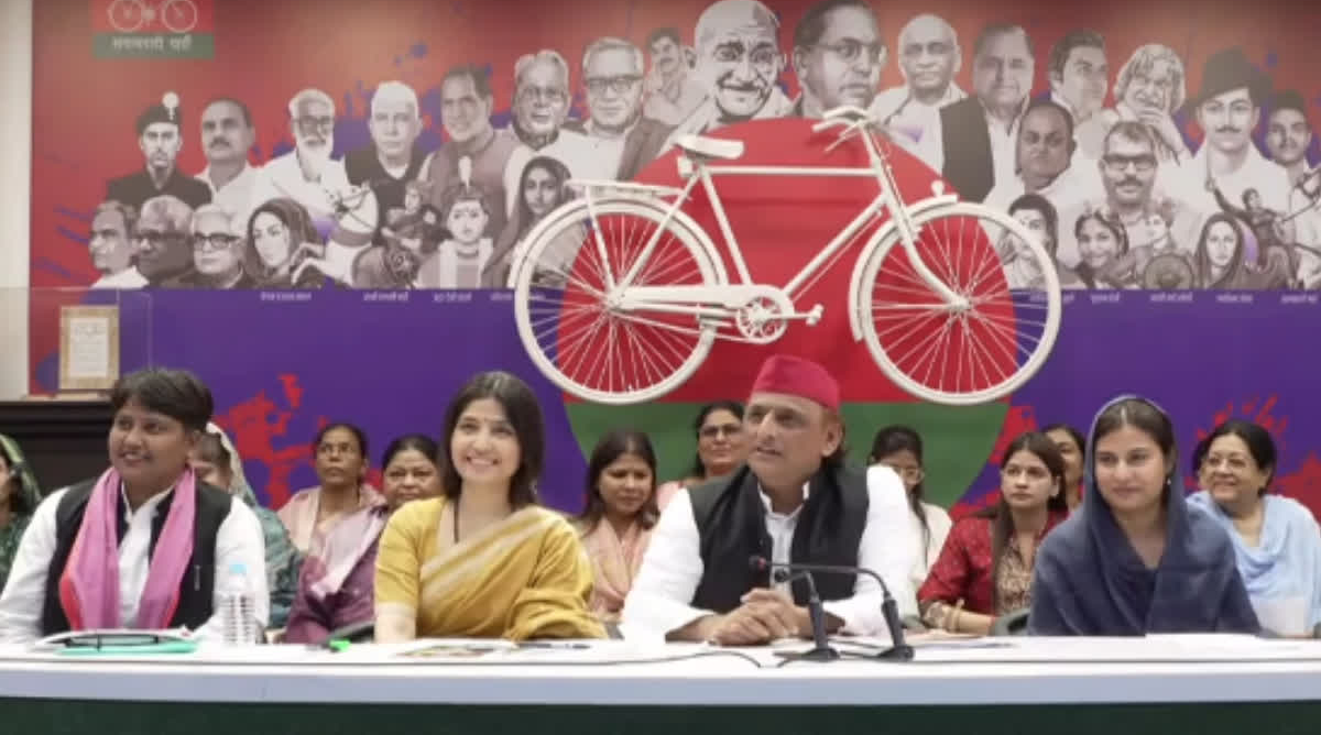 अखिलेश यादव का बड़ा ऐलान, सरकार बनने पर महिलाओं को मिलेंगे सालाना 40 हजार रुपये