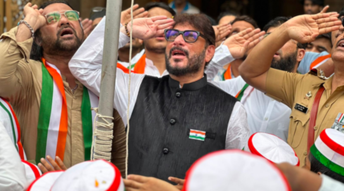 हम सिर्फ अल्लाह की इबादत करते हैं, किसी को 'वंदे मातरम्' गाने के लिए मजबूर नहीं कर सकते : वारिस पठान