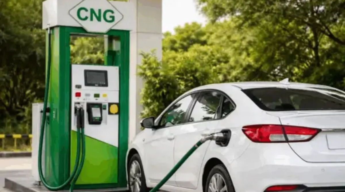 दिल्ली-NCR के लोगों को बड़ा झटका! CNG ₹3.89 महंगी, जनवरी से अगस्त तक इतनी बढ़ी कीमत