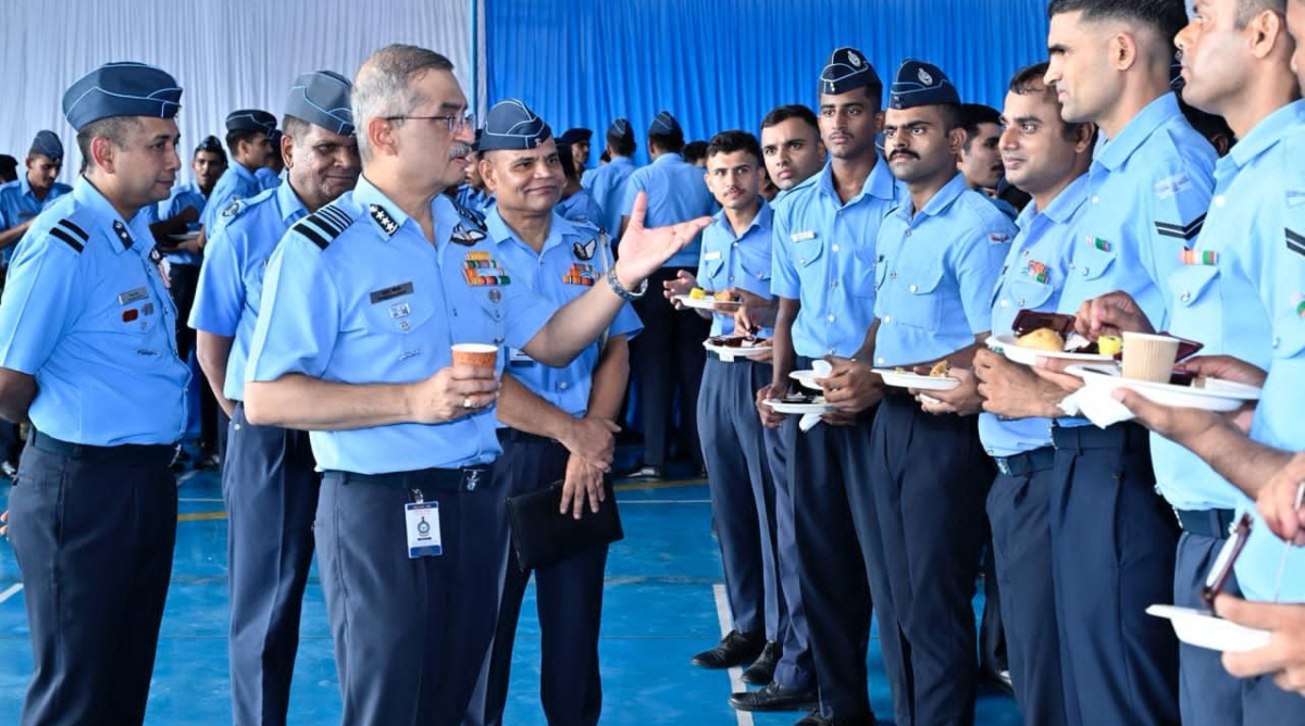 मध्य वायु कमान प्रमुख एयर मार्शल तरुण चौधरी ने वायु सेना स्टेशन बमरौली का किया दौरा
