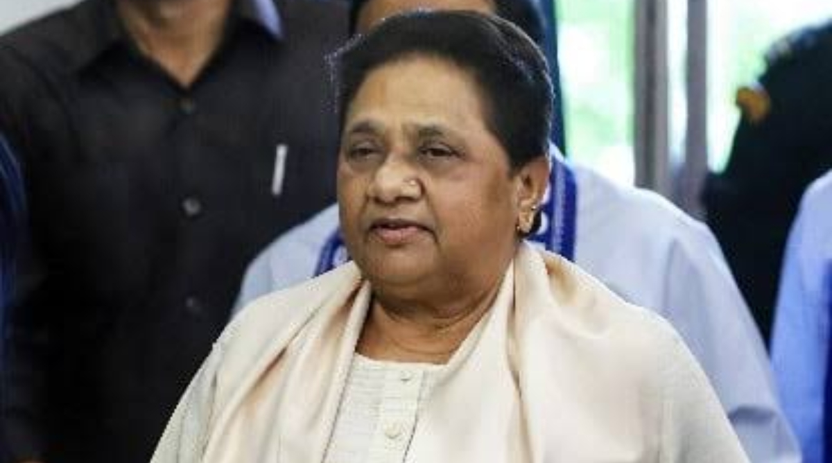 BSP के खिसकते जनाधार को बचाने की उम्मीद में उत्तराधिकारी तराशने में फिर जुटीं मायावती