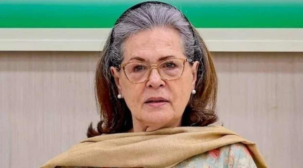सोनिया गांधी की 1980 की वोटर लिस्ट में एंट्री पर फिर घमासान, कोर्ट में रिवीजन याचिका स्वीकार