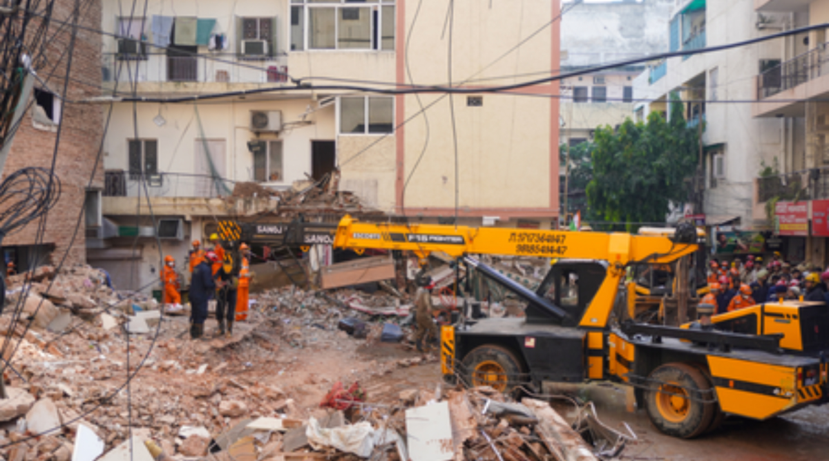 Delhi Building Collapse : मालिक दंपति को 14 दिन की न्यायिक हिरासत, बेटे को दो दिन की पुलिस रिमांड