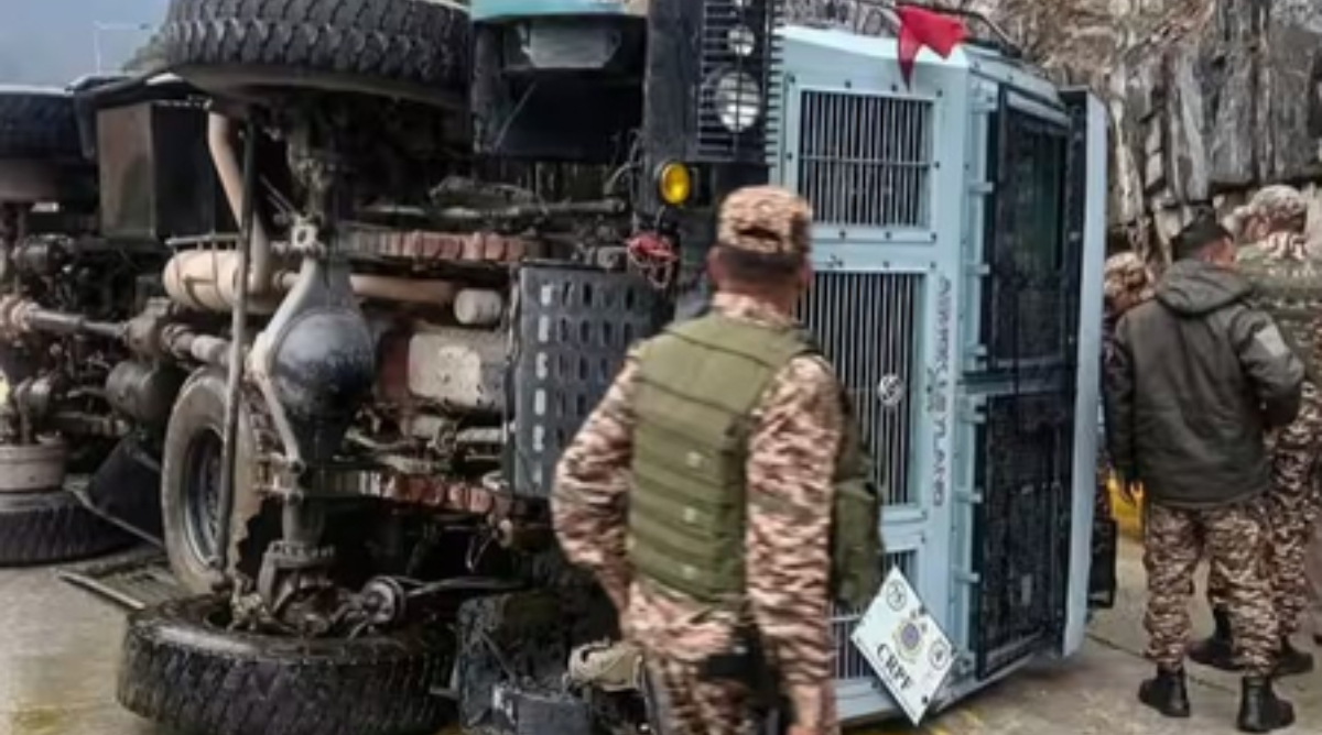 जम्मू-श्रीनगर हाईवे पर गाड़ी पलटने से BSF के चार जवान घायल
