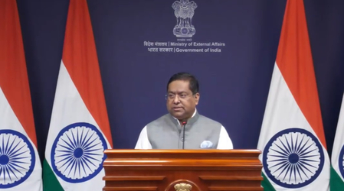 पाकिस्तानी नौसैनिक जहाज का व्यवहार अस्वीकार्य और गैर-पेशेवर : विदेश मंत्रालय
