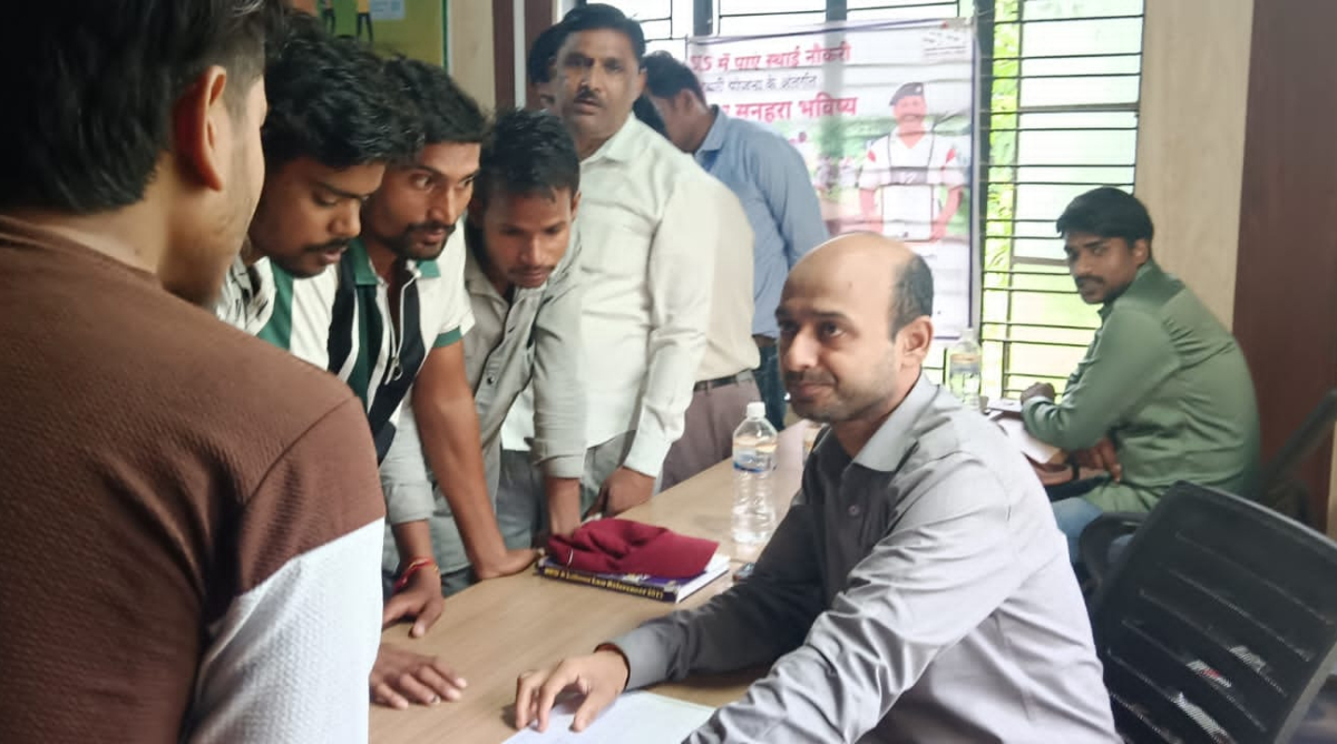महोबा में सजा भव्य रोजगार मेला, 'मिशन रोजगार' से 263 युवाओं को मिला नौकरी का तोहफा
