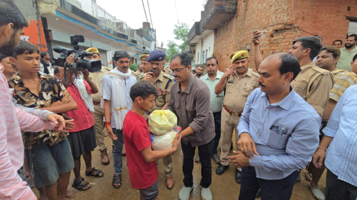 CM योगी के निर्देश पर युद्धस्तर पर अभियान, NDRF - SDRF ने मुस्तैदी से किया रिकॉर्ड रेस्क्यू