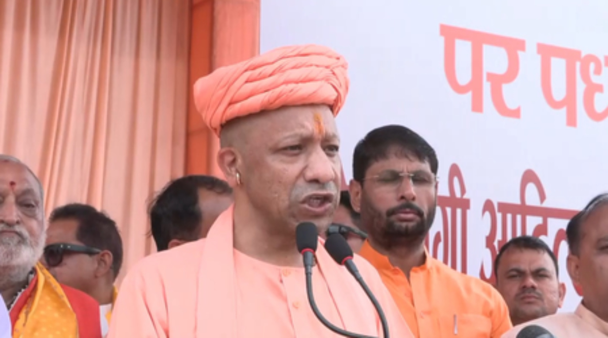 बाबर-औरंगजेब में विश्वास रखने वाले देश की आस्था का सम्मान नहीं कर सकते : CM योगी