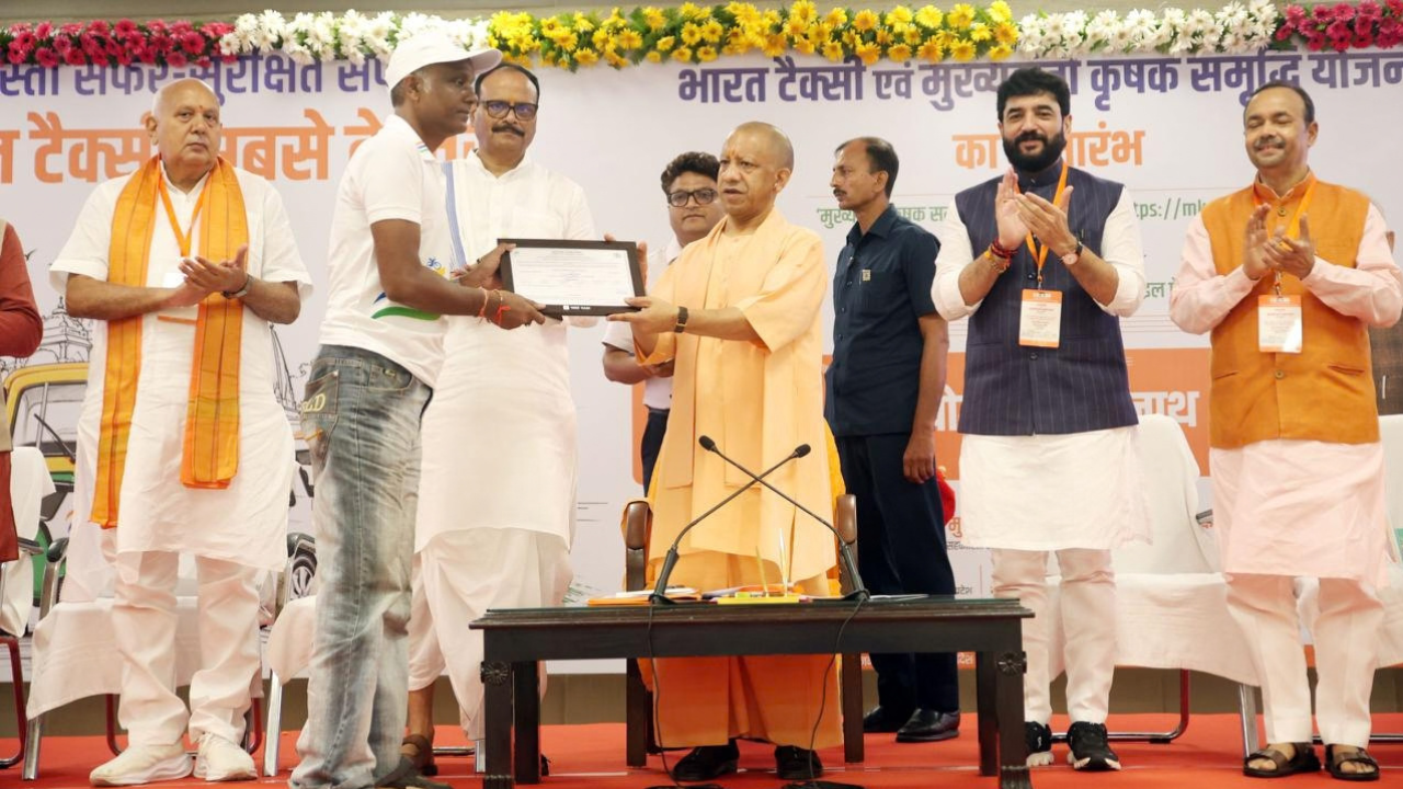 जीरो कमीशन पर चलेगी भारत टैक्सी, चालक को पांच लाख की सामाजिक सुरक्षा: मुख्यमंत्री योगी आदित्यनाथ