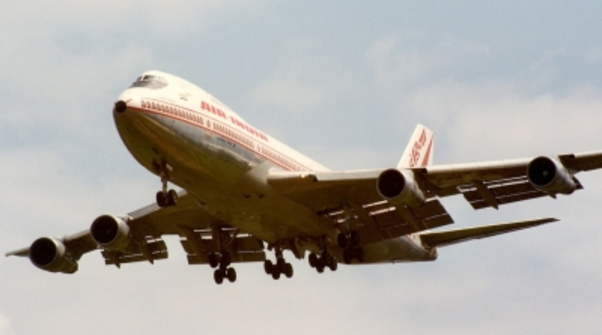 Air India : इंडिगो के बाद एयर इंडिया ने भी बढ़ाया फ्यूल सरचार्ज, अब विमान से सफर करना होगा महंगा