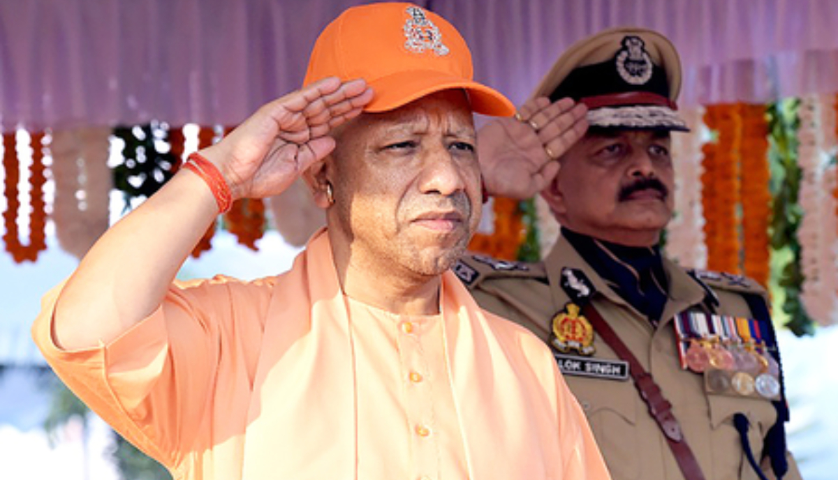 UP News : पुलिस स्मृति दिवस पर CM योगी ने शहीद जवानों को दी श्रद्धांजलि, परिजनों से मिलकर जाना हाल