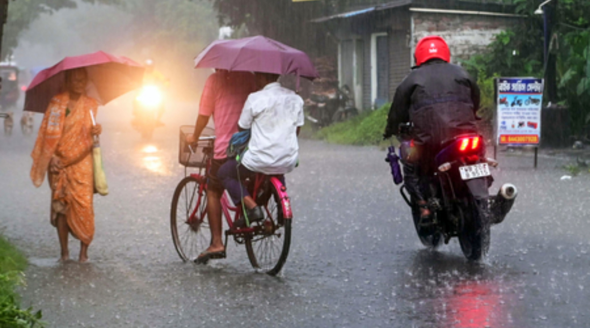 Cyclone Arnab : मौसम विभाग ने मछुआरों को समुद्र में जाने से रोका, बंगाल में भारी बारिश का अलर्ट